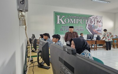 Hari Pertama ANBK di MA Al-Furqon Cimerak Dipantau Langsung Kepala Kemenag Pangandaran
